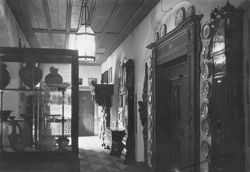 So sieht es im Museum schon lange nicht mehr aus... Sammlung des Duisburger Altertumsvereins im neuen Rathaus, 1902