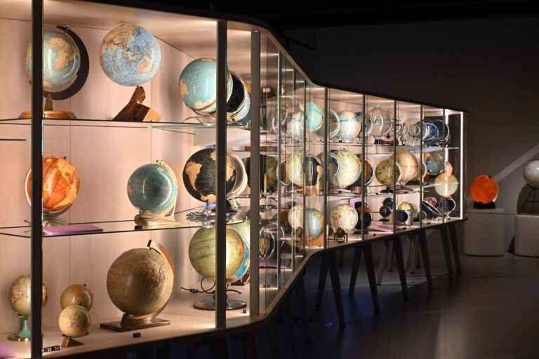 Globes_collection